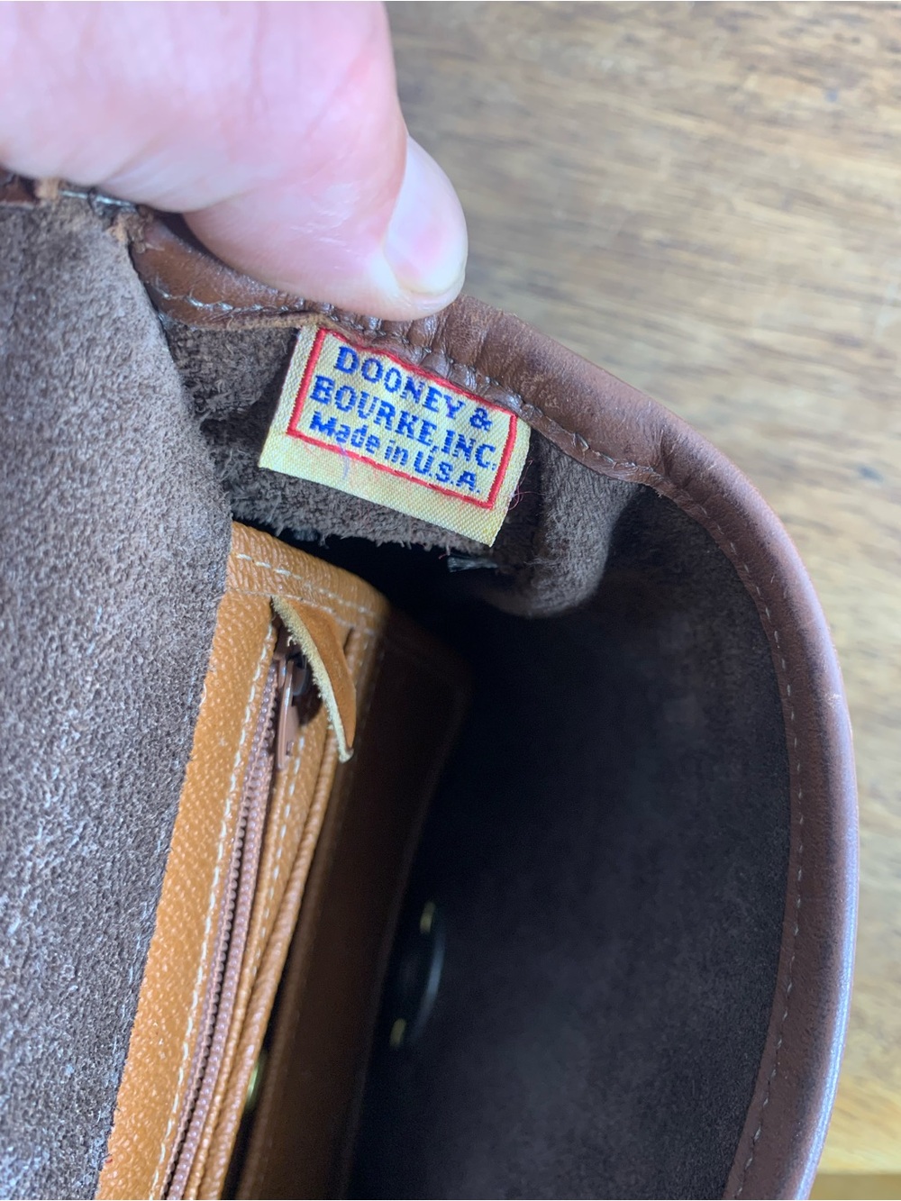 Vintage made in USA distressed leather DOONEY & BOURKE AWL USA brown crossbody - Picture 12 of 12
